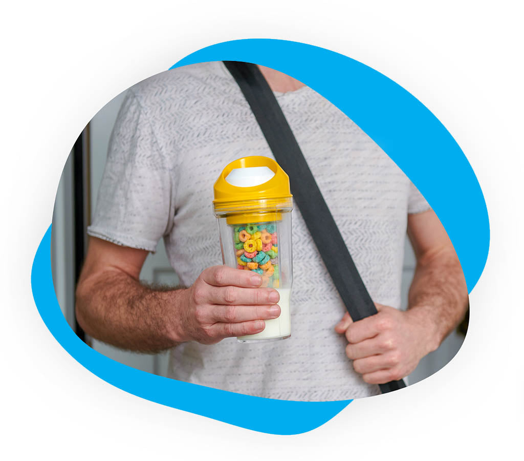 CRUNCHCUP XL Black - Portable Plastic Cereal Cups for Breakfast  On the Go, To Go Cereal and Milk Container for your favorite Breakfast  Cereals, No Spoon or Bowl Required: Home 